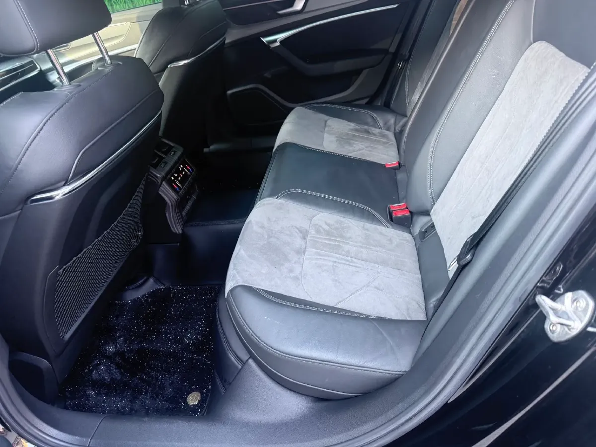 2021 Audi A6L 2.0T 224HP L4 7DCT,autocango,china used car exporter,china ev exporter,chinese used car exporter,chinese used ev exporter