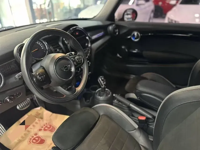 2020 MINI MINI 2.0T 192HP L4 7DCT,autocango,china used car exporter,china ev exporter,chinese used car exporter,chinese used ev exporter