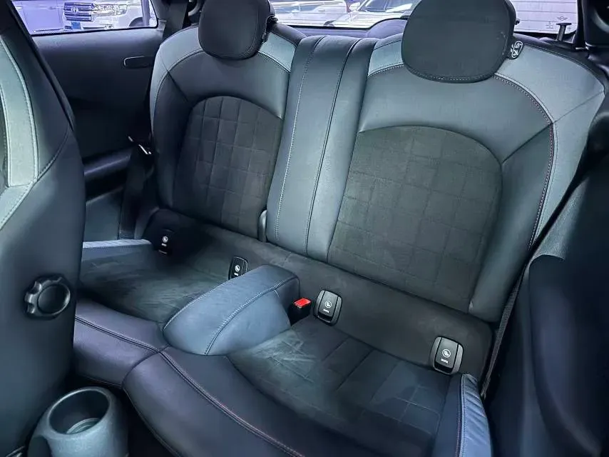 2020 MINI MINI 2.0T 192HP L4 7DCT,autocango,china used car exporter,china ev exporter,chinese used car exporter,chinese used ev exporter