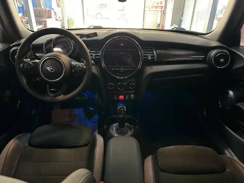 2020 MINI MINI 2.0T 192HP L4 7DCT,autocango,china used car exporter,china ev exporter,chinese used car exporter,chinese used ev exporter