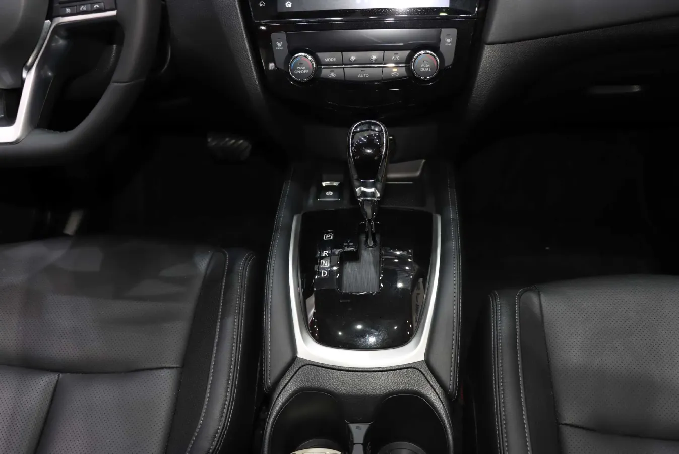 2020 Nissan X-Trail 2.0L 154HP L4 CVT,autocango,china used car exporter,china ev exporter,chinese used car exporter,chinese used ev exporter