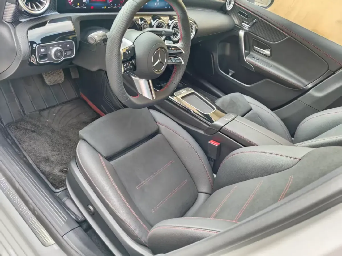 2024 Mercedes-Benz A Class 1.3T 163HP L4 7DCT,autocango,china used car exporter,china ev exporter,chinese used car exporter,chinese used ev exporter