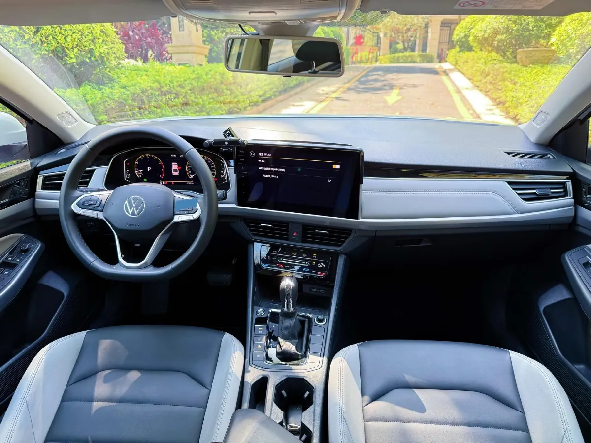 2024 Volkswagen Bora 1.5T 160HP L4 7DCT,autocango,china used car exporter,china ev exporter,chinese used car exporter,chinese used ev exporter