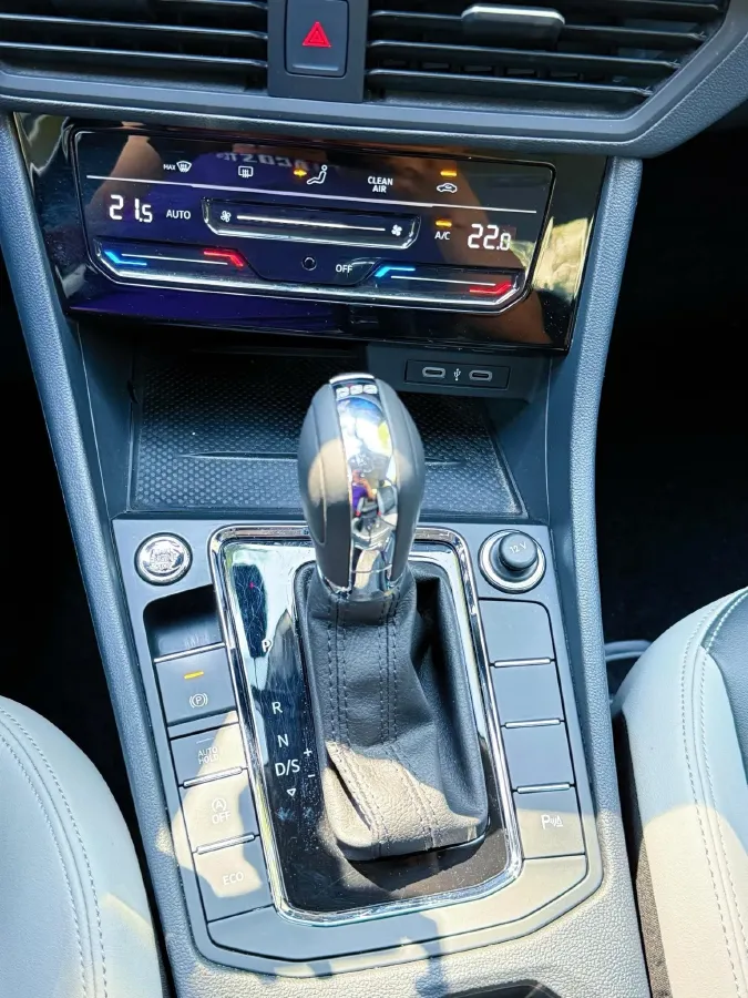 2024 Volkswagen Bora 1.5T 160HP L4 7DCT,autocango,china used car exporter,china ev exporter,chinese used car exporter,chinese used ev exporter