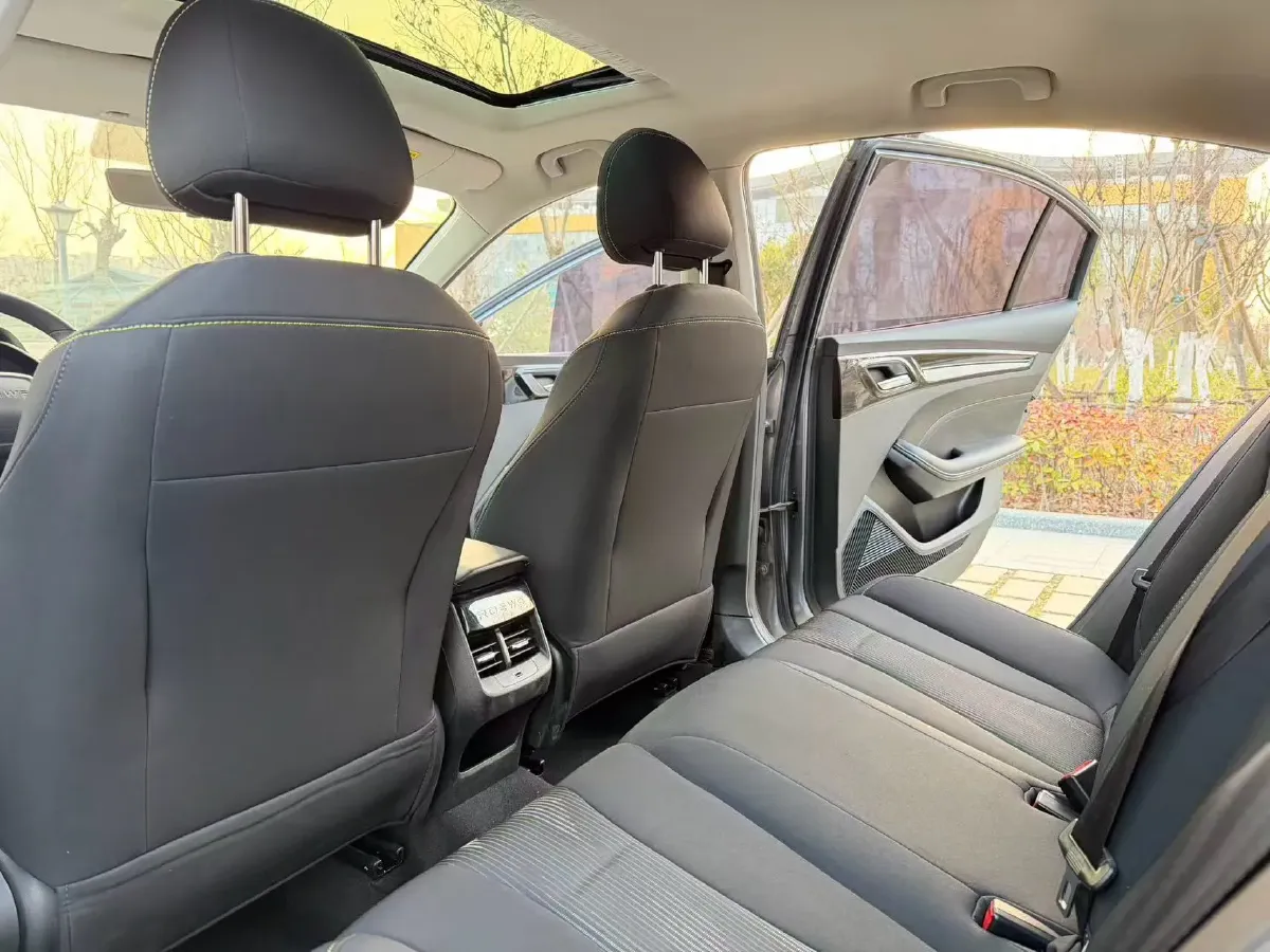 2021 Roewe i5 1.5L 120HP L4 CVT,autocango,china used car exporter,china ev exporter,chinese used car exporter,chinese used ev exporter