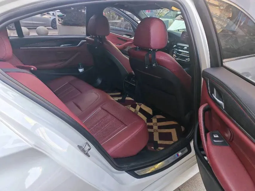 2022 BMW 5 Series 2.0T 252HP L4 8AT,autocango,china used car exporter,china ev exporter,chinese used car exporter,chinese used ev exporter