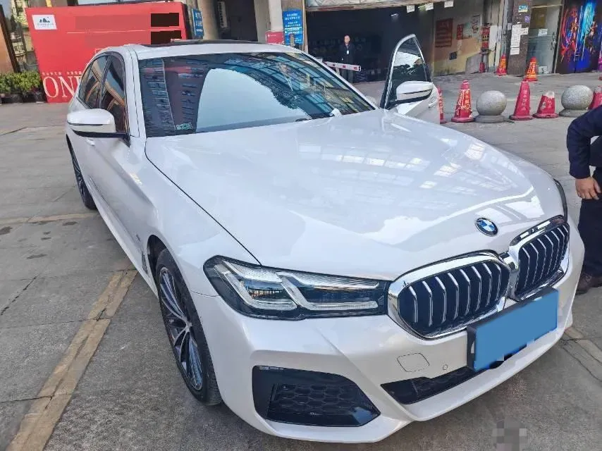 2022 BMW 5 Series 2.0T 252HP L4 8AT,autocango,china used car exporter,china ev exporter,chinese used car exporter,chinese used ev exporter