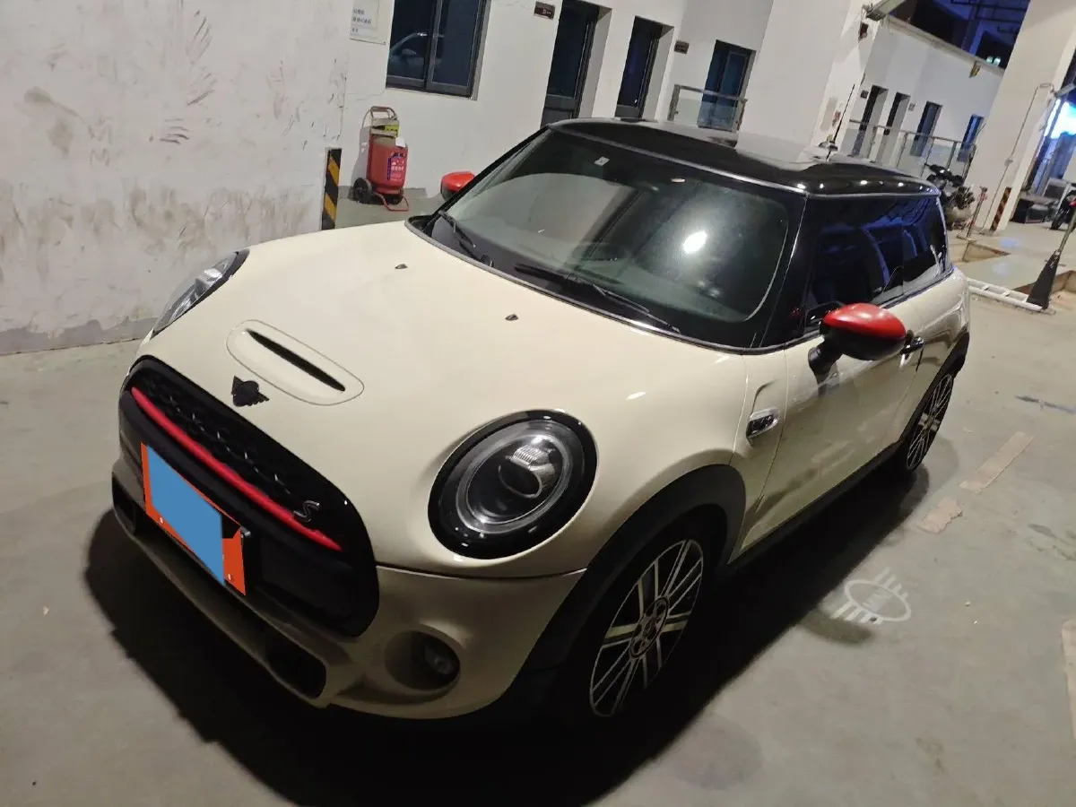 2020 MINI MINI 2.0T 192HP L4 7DCT,autocango,china used car exporter,china ev exporter,chinese used car exporter,chinese used ev exporter