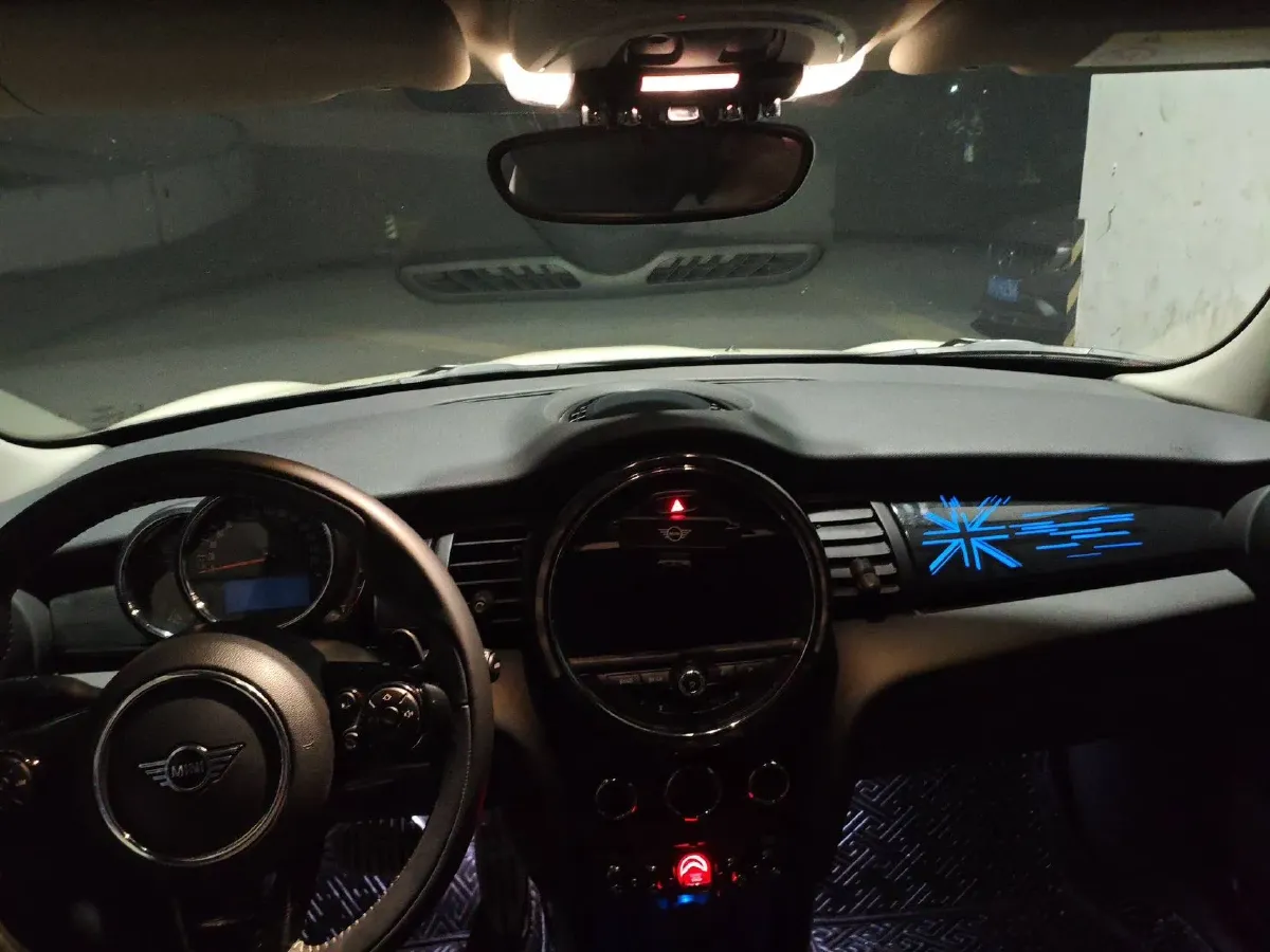 2020 MINI MINI 2.0T 192HP L4 7DCT,autocango,china used car exporter,china ev exporter,chinese used car exporter,chinese used ev exporter