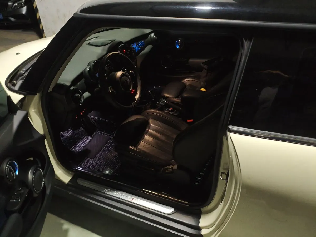 2020 MINI MINI 2.0T 192HP L4 7DCT,autocango,china used car exporter,china ev exporter,chinese used car exporter,chinese used ev exporter