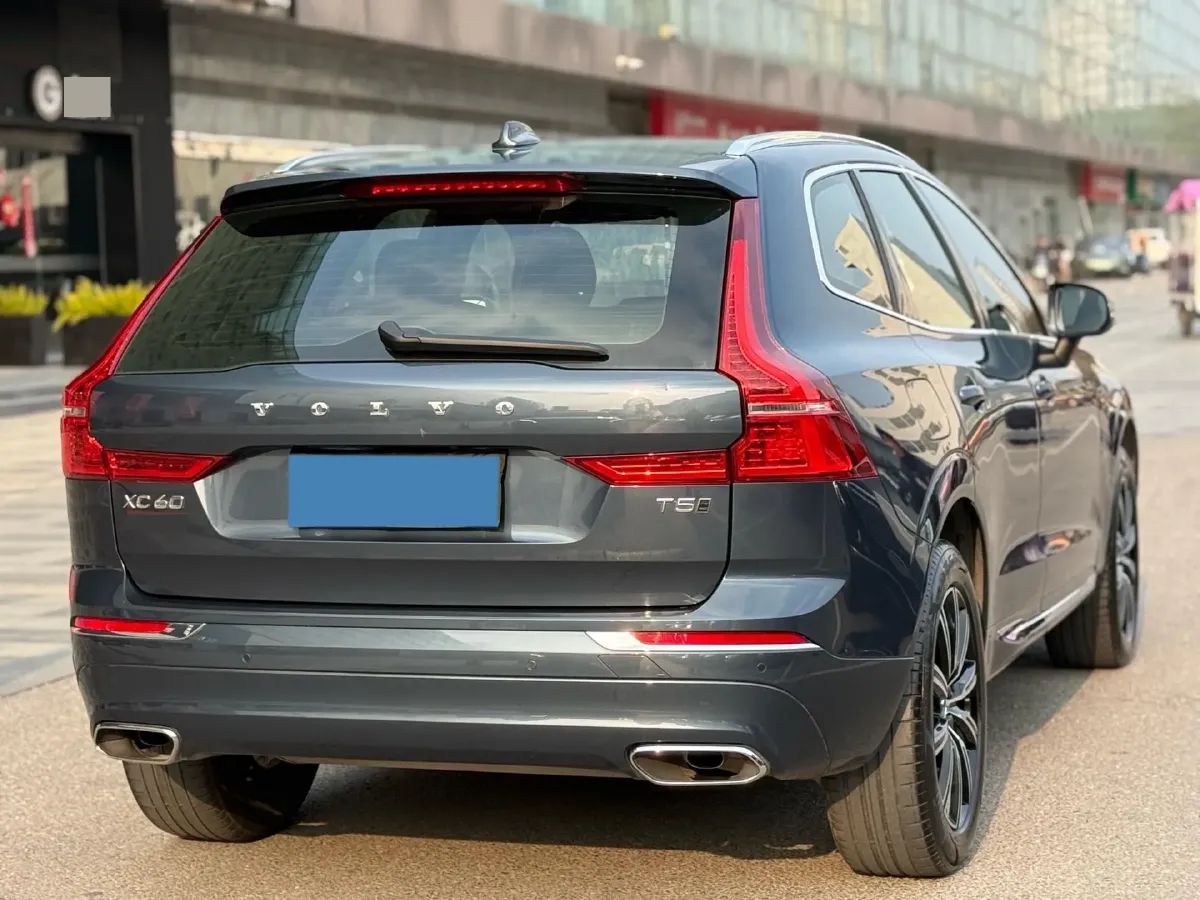 2021 Volvo XC60 2.0T 250HP L4 8AT,autocango,china used car exporter,china ev exporter,chinese used car exporter,chinese used ev exporter