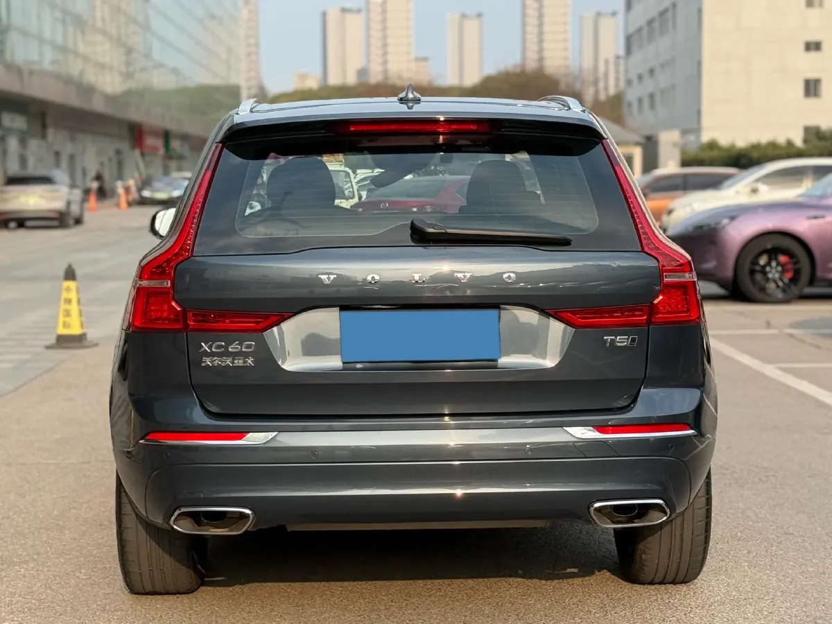 2021 Volvo XC60 2.0T 250HP L4 8AT,autocango,china used car exporter,china ev exporter,chinese used car exporter,chinese used ev exporter