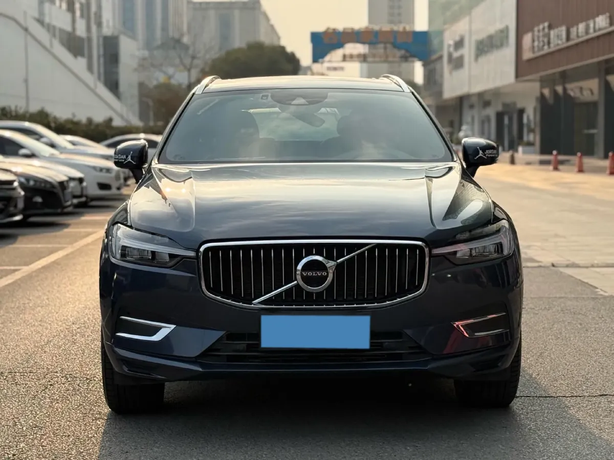 2021 Volvo XC60 2.0T 250HP L4 8AT,autocango,china used car exporter,china ev exporter,chinese used car exporter,chinese used ev exporter