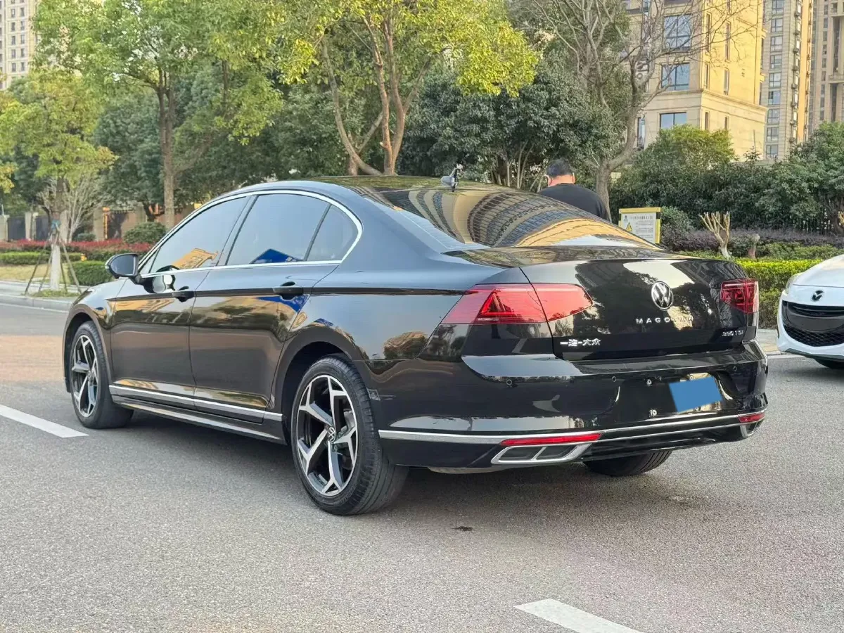 2025 Volkswagen Magotan 2.0T 186HP L4 7DCT,autocango,china used car exporter,china ev exporter,chinese used car exporter,chinese used ev exporter