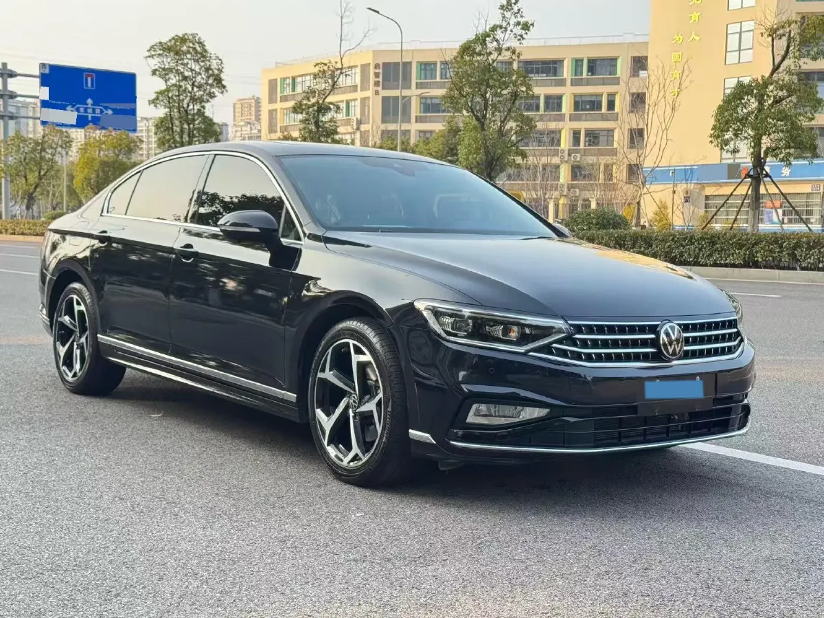 2025 Volkswagen Magotan 2.0T 186HP L4 7DCT,autocango,china used car exporter,china ev exporter,chinese used car exporter,chinese used ev exporter
