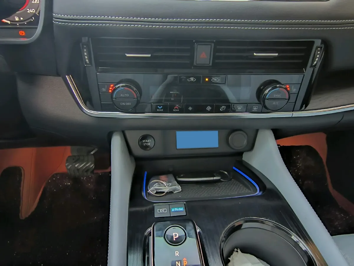 2023 Nissan X-Trail 1.5T 144HP L3 Hybrid,autocango,china used car exporter,china ev exporter,chinese used car exporter,chinese used ev exporter