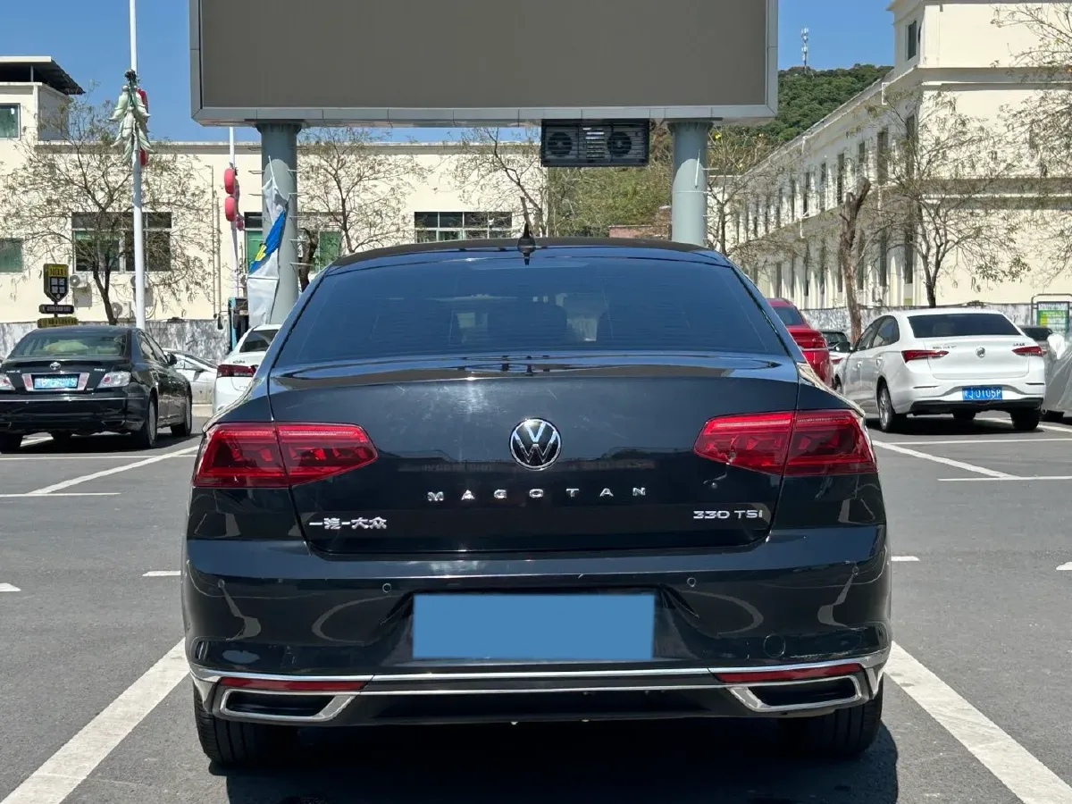 2020 Volkswagen Magotan 2.0T 186HP L4 7DCT,autocango,china used car exporter,china ev exporter,chinese used car exporter,chinese used ev exporter