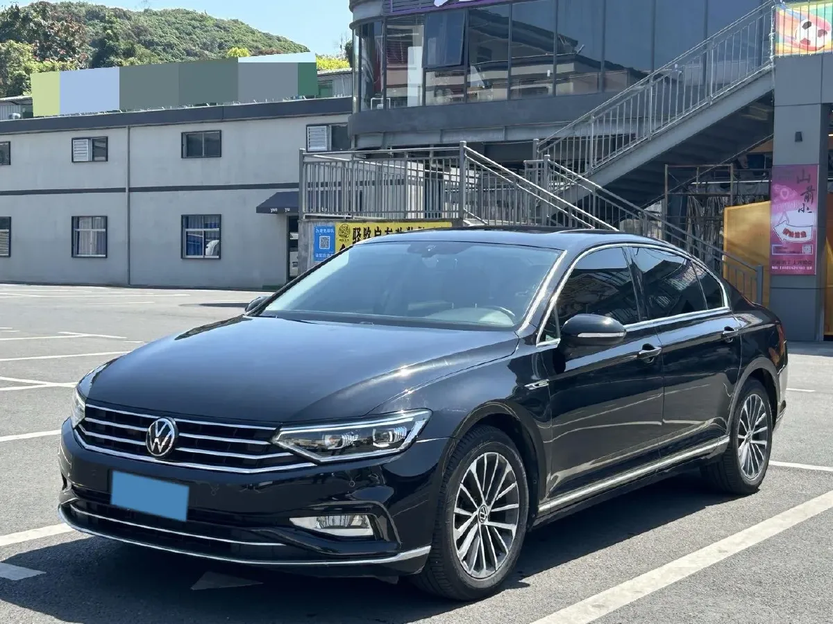 2020 Volkswagen Magotan 2.0T 186HP L4 7DCT,autocango,china used car exporter,china ev exporter,chinese used car exporter,chinese used ev exporter