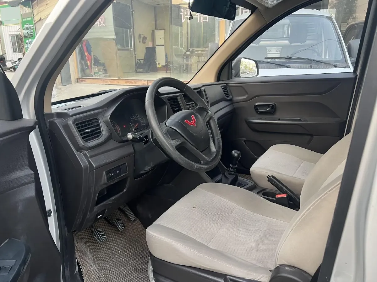 2021 WuLing RongGuang Mini Truck 1.2L 76HP L4 5MT,autocango,china used car exporter,china ev exporter,chinese used car exporter,chinese used ev exporter