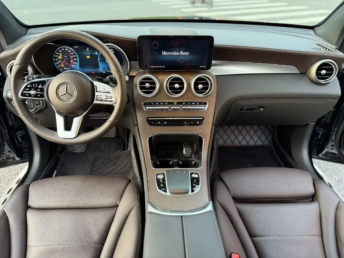 2022 Mercedes-Benz GLC Class 2.0T 258HP L4 9AT,autocango,china used car exporter,china ev exporter,chinese used car exporter,chinese used ev exporter