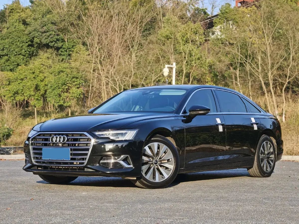 2022 Audi A6L 2.0T 224HP L4 7DCT,autocango,china used car exporter,china ev exporter,chinese used car exporter,chinese used ev exporter