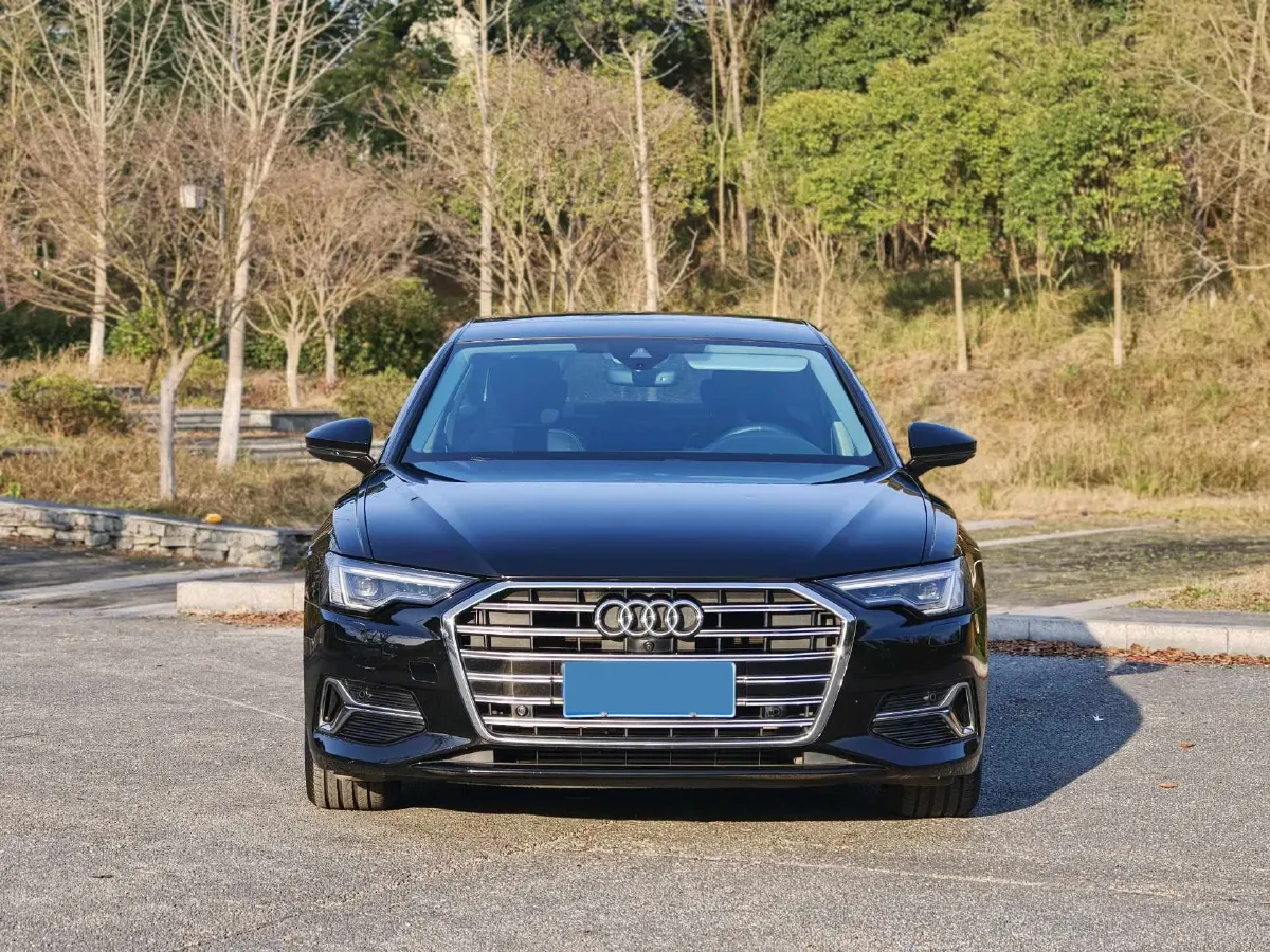 2022 Audi A6L 2.0T 224HP L4 7DCT,autocango,china used car exporter,china ev exporter,chinese used car exporter,chinese used ev exporter