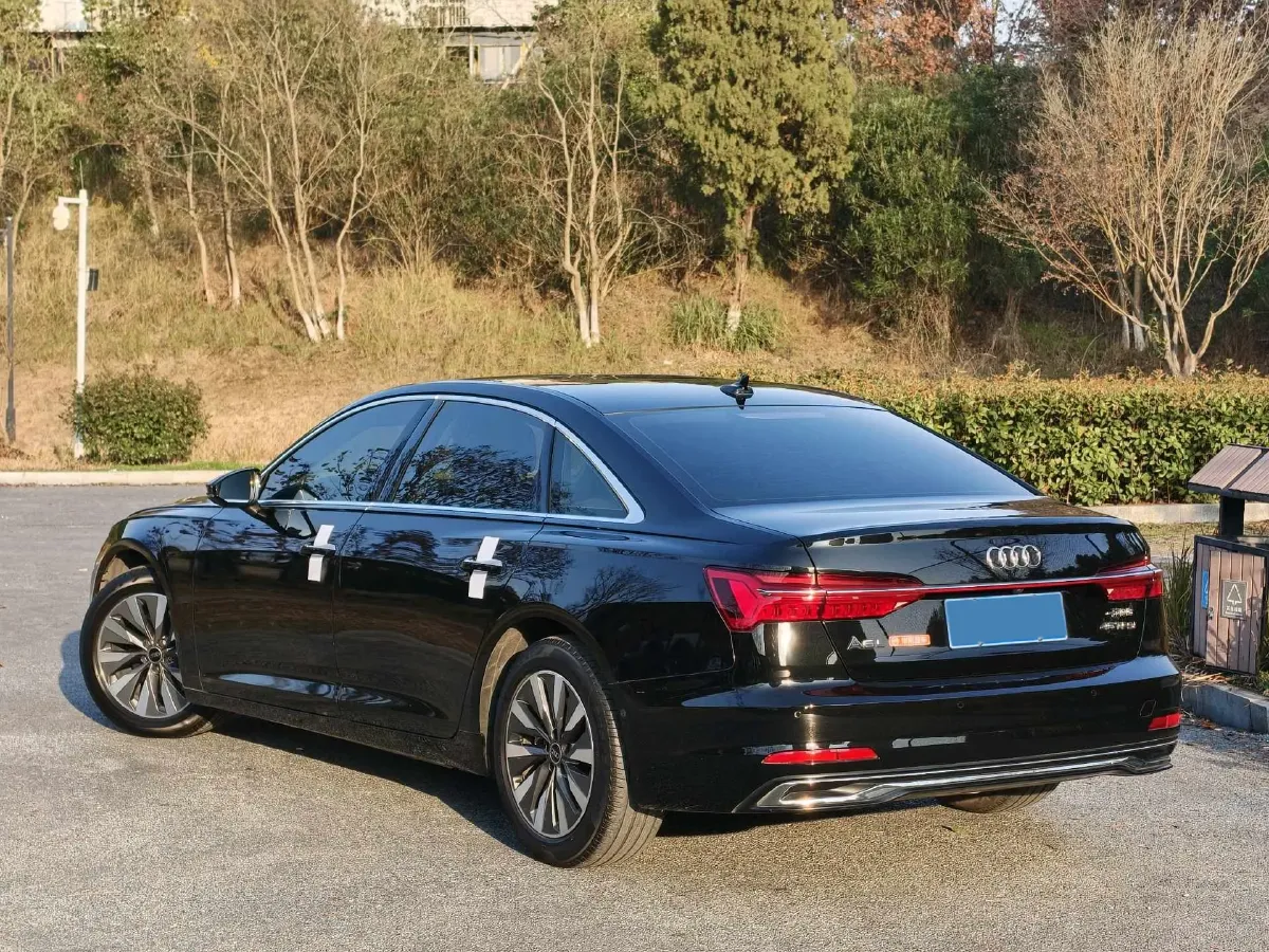 2022 Audi A6L 2.0T 224HP L4 7DCT,autocango,china used car exporter,china ev exporter,chinese used car exporter,chinese used ev exporter