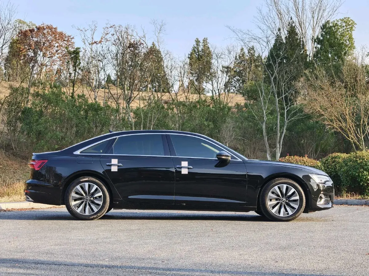 2022 Audi A6L 2.0T 224HP L4 7DCT,autocango,china used car exporter,china ev exporter,chinese used car exporter,chinese used ev exporter
