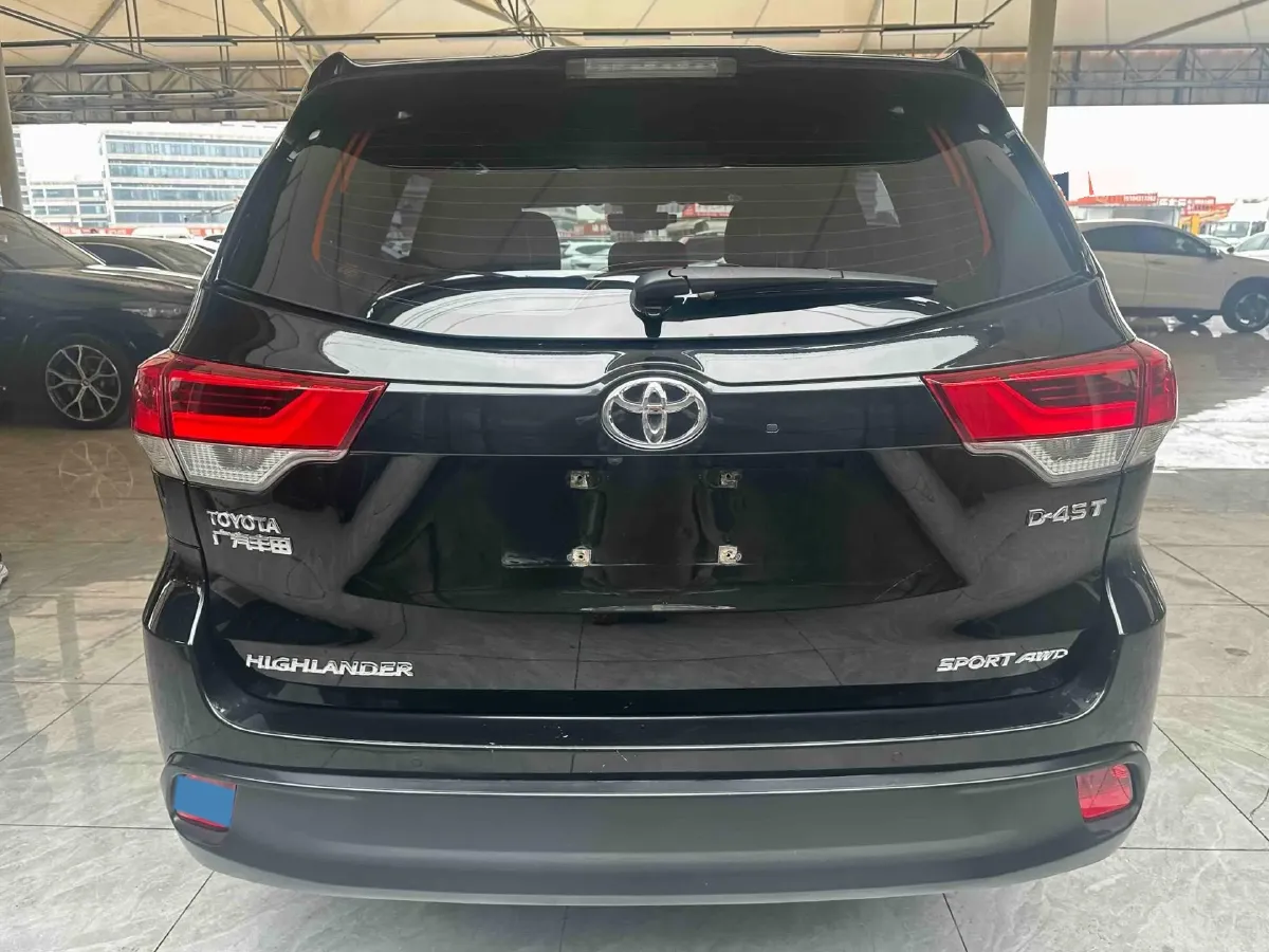 2018 Jeep Grand Commander 2.0T 265HP L4 9AT,autocango,china used car exporter,china ev exporter,chinese used car exporter,chinese used ev exporter