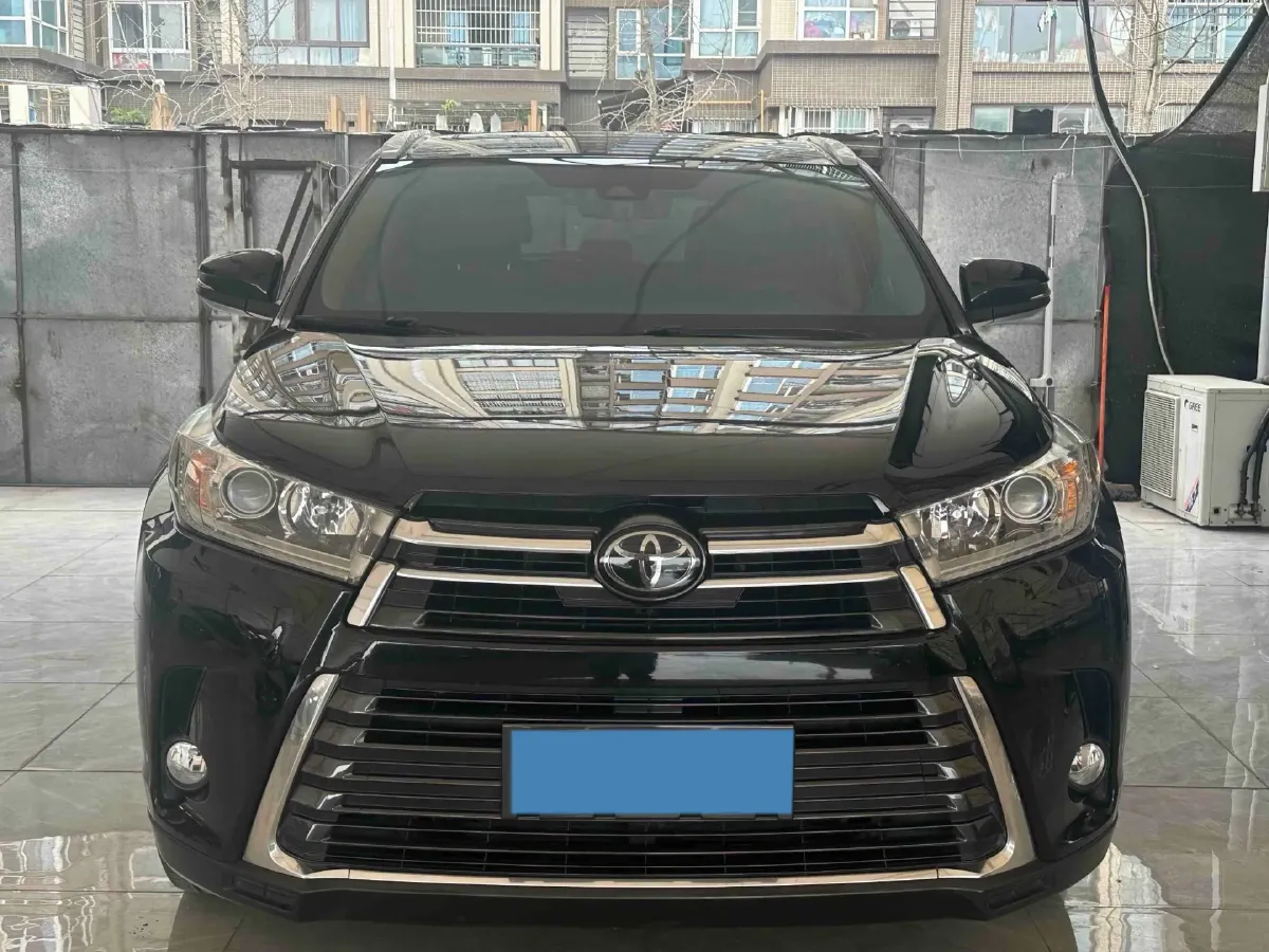 2018 Jeep Grand Commander 2.0T 265HP L4 9AT,autocango,china used car exporter,china ev exporter,chinese used car exporter,chinese used ev exporter