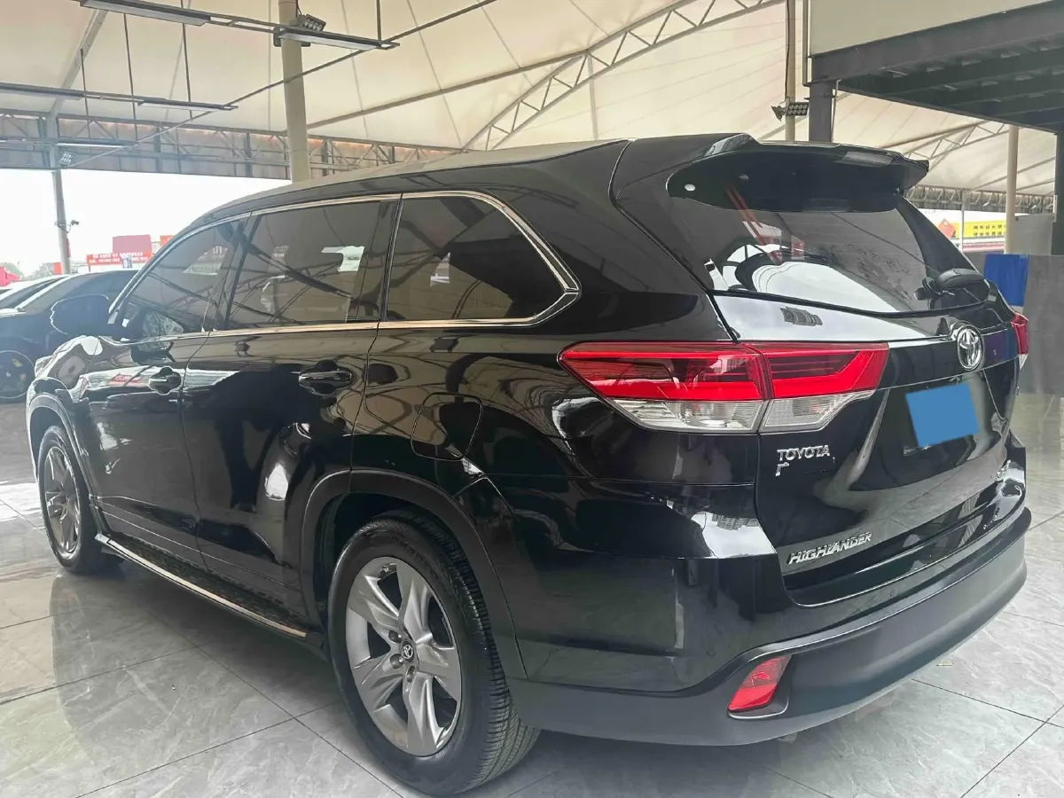 2018 Jeep Grand Commander 2.0T 265HP L4 9AT,autocango,china used car exporter,china ev exporter,chinese used car exporter,chinese used ev exporter