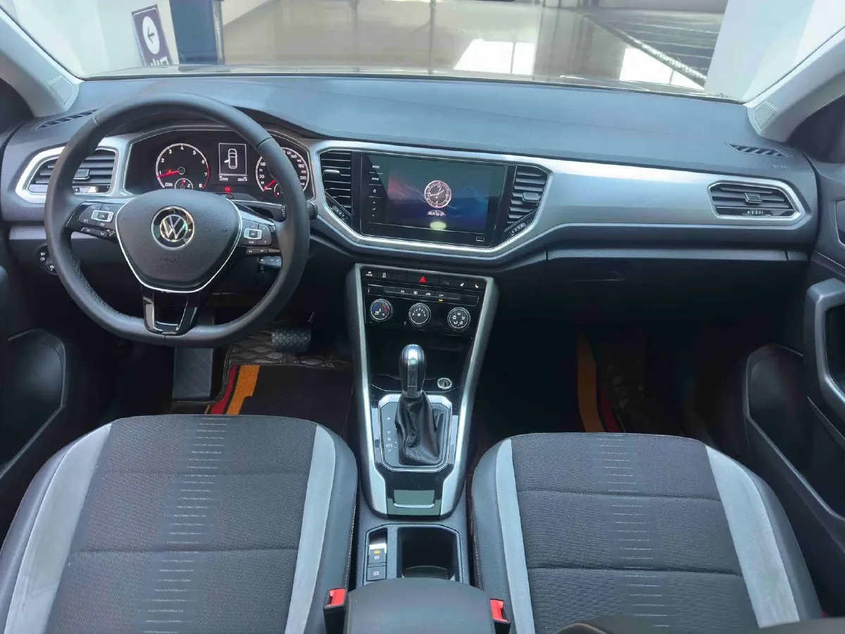 2021 Volkswagen T-Roc 1.4T 150HP L4 7DCT,autocango,china used car exporter,china ev exporter,chinese used car exporter,chinese used ev exporter