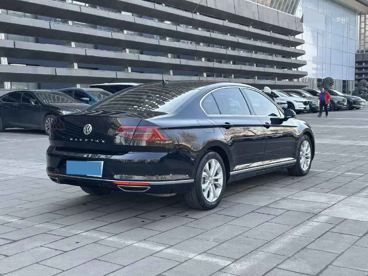 2019 Volkswagen Magotan 2.0T 186HP L4 7DCT,autocango,china used car exporter,china ev exporter,chinese used car exporter,chinese used ev exporter