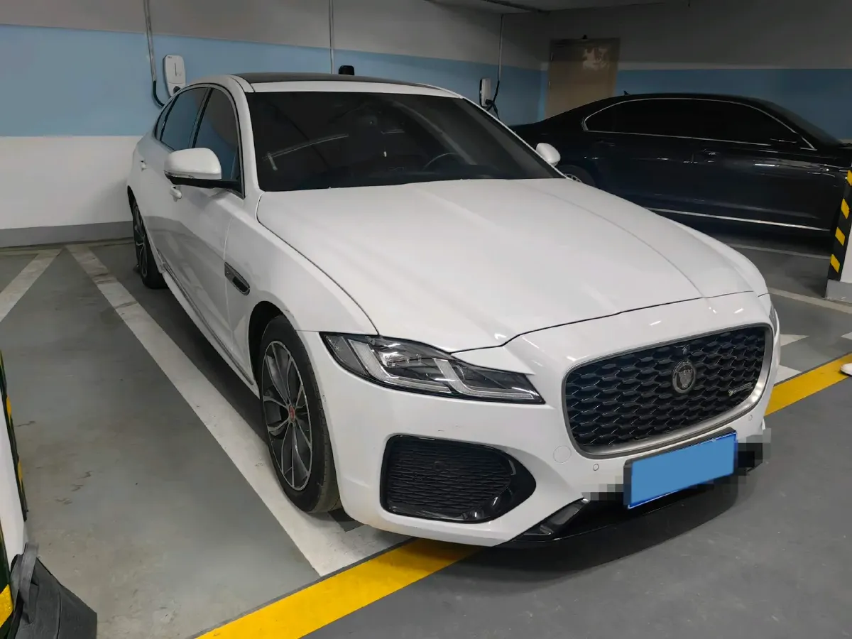 2021 Jaguar XFL 2.0T 250HP L4 8AT,autocango,china used car exporter,china ev exporter,chinese used car exporter,chinese used ev exporter