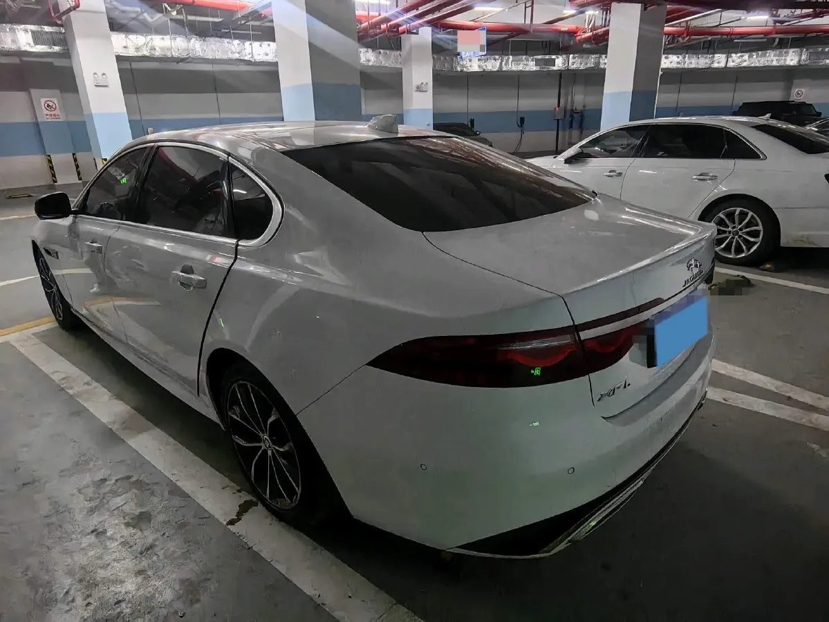 2021 Jaguar XFL 2.0T 250HP L4 8AT,autocango,china used car exporter,china ev exporter,chinese used car exporter,chinese used ev exporter