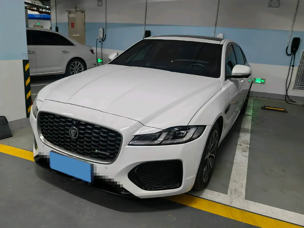 2021 Jaguar XFL 2.0T 250HP L4 8AT,autocango,china used car exporter,china ev exporter,chinese used car exporter,chinese used ev exporter