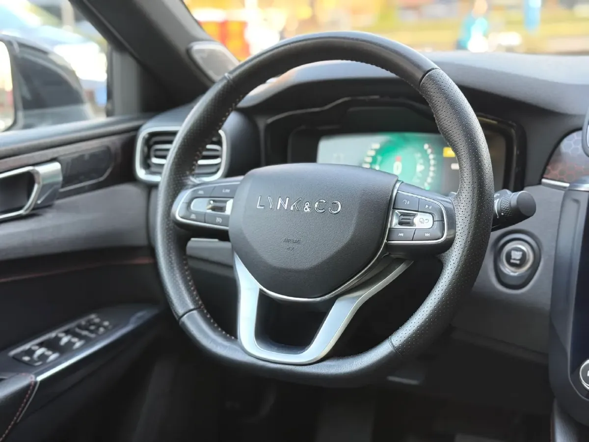 2019 LYNK&CO 01 2.0T 190HP L4 6AT,autocango,china used car exporter,china ev exporter,chinese used car exporter,chinese used ev exporter