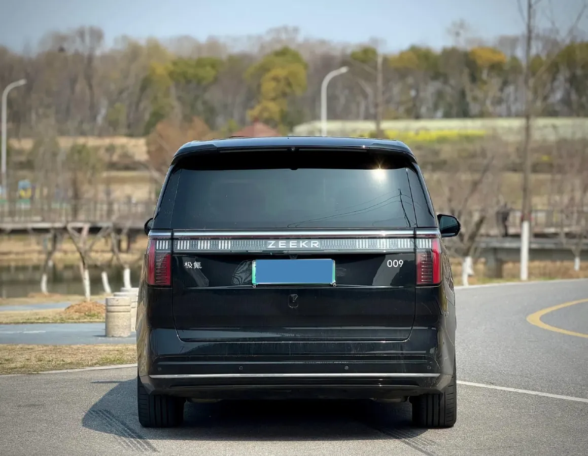 2024 Zeekr 009 BEV 108KWH,autocango,china used car exporter,china ev exporter,chinese used car exporter,chinese used ev exporter