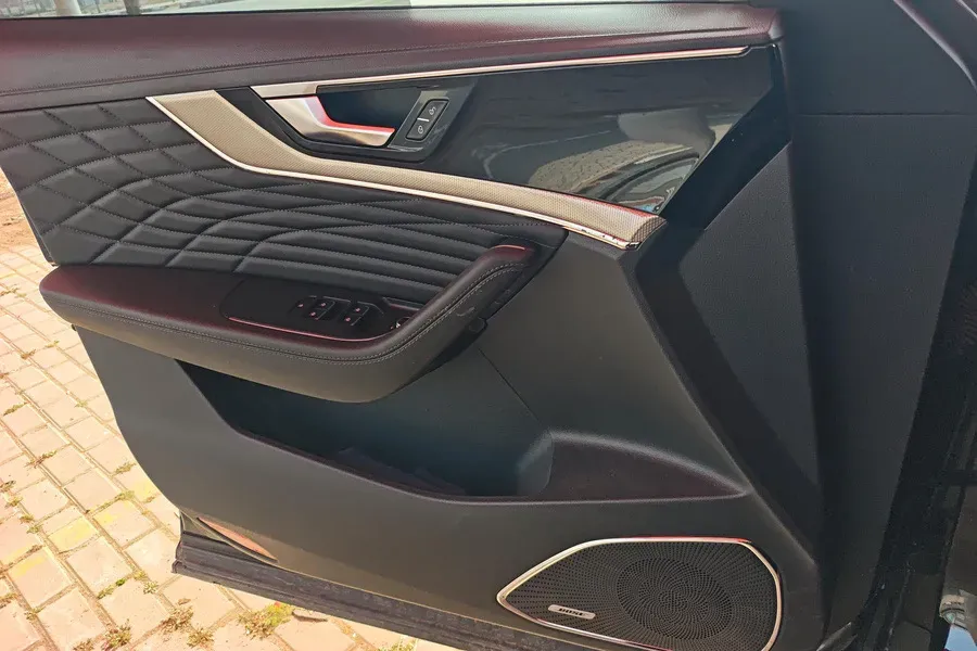 2022 HongQi HS5 2.0T 224HP L4 6AT,autocango,china used car exporter,china ev exporter,chinese used car exporter,chinese used ev exporter