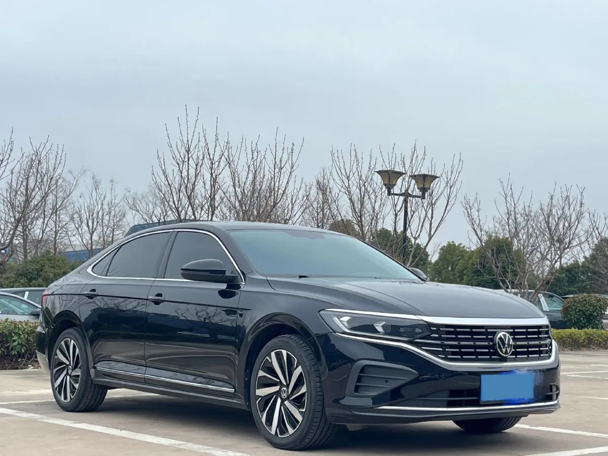 2024 Volkswagen Passat 2.0T 220HP L4 7DCT,autocango,china used car exporter,china ev exporter,chinese used car exporter,chinese used ev exporter