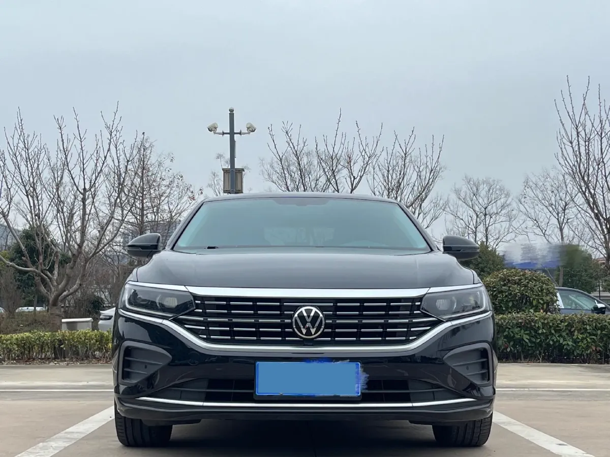 2024 Volkswagen Passat 2.0T 220HP L4 7DCT,autocango,china used car exporter,china ev exporter,chinese used car exporter,chinese used ev exporter