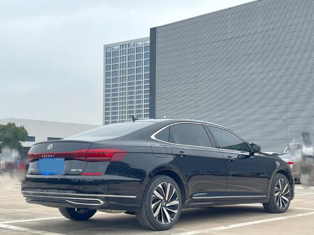 2024 Volkswagen Passat 2.0T 220HP L4 7DCT,autocango,china used car exporter,china ev exporter,chinese used car exporter,chinese used ev exporter