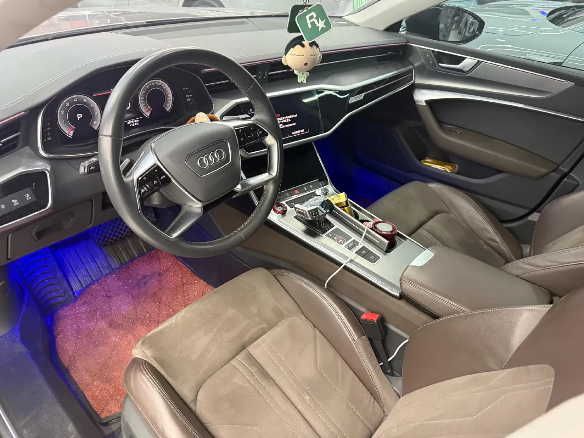 2024 Audi A7L 2.0T 245HP L4 7DCT,autocango,china used car exporter,china ev exporter,chinese used car exporter,chinese used ev exporter