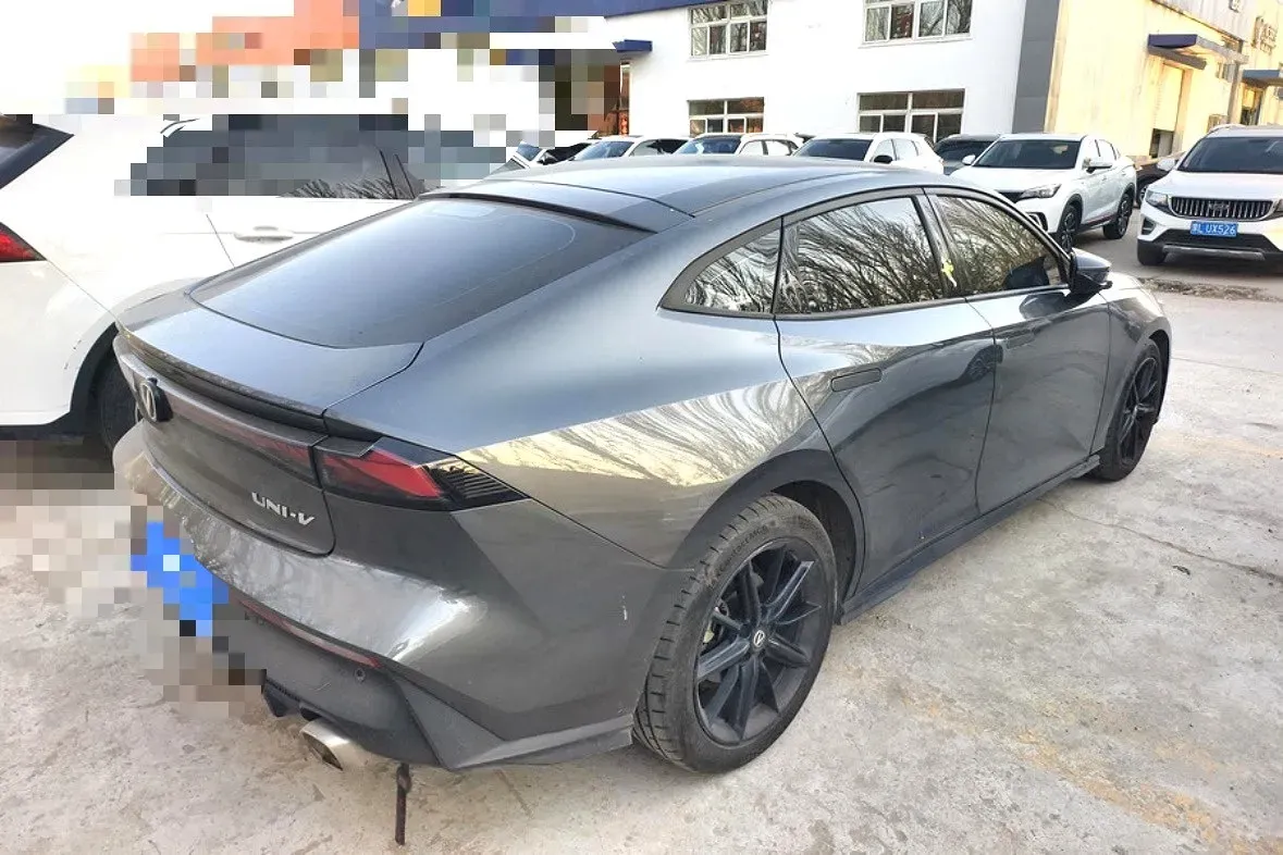 2023 ChangAn UNI-V 1.5T 188HP L4 7DCT,autocango,china used car exporter,china ev exporter,chinese used car exporter,chinese used ev exporter