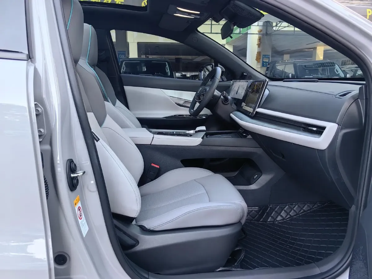 2023 ChangAn UNI-T 1.5T 188HP L4 7DCT,autocango,china used car exporter,china ev exporter,chinese used car exporter,chinese used ev exporter