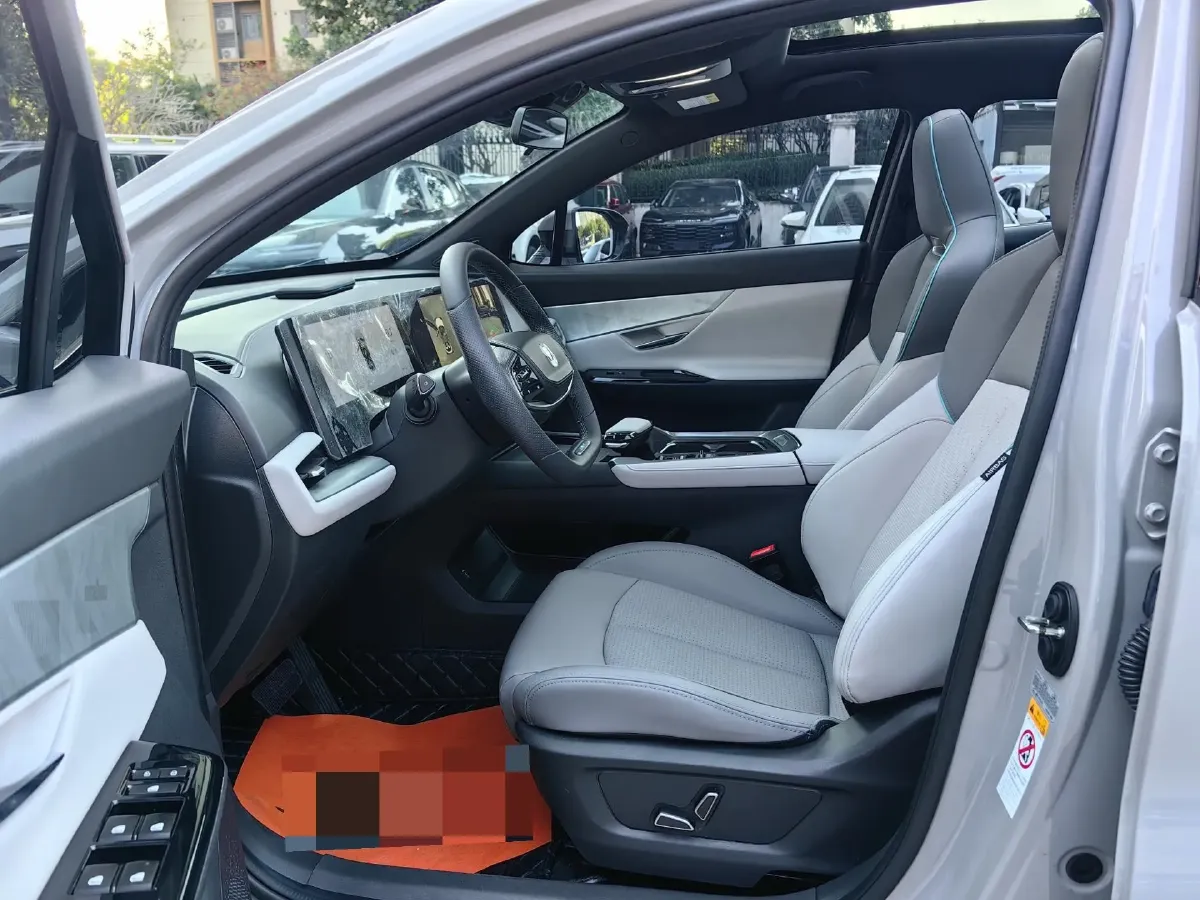 2023 ChangAn UNI-T 1.5T 188HP L4 7DCT,autocango,china used car exporter,china ev exporter,chinese used car exporter,chinese used ev exporter