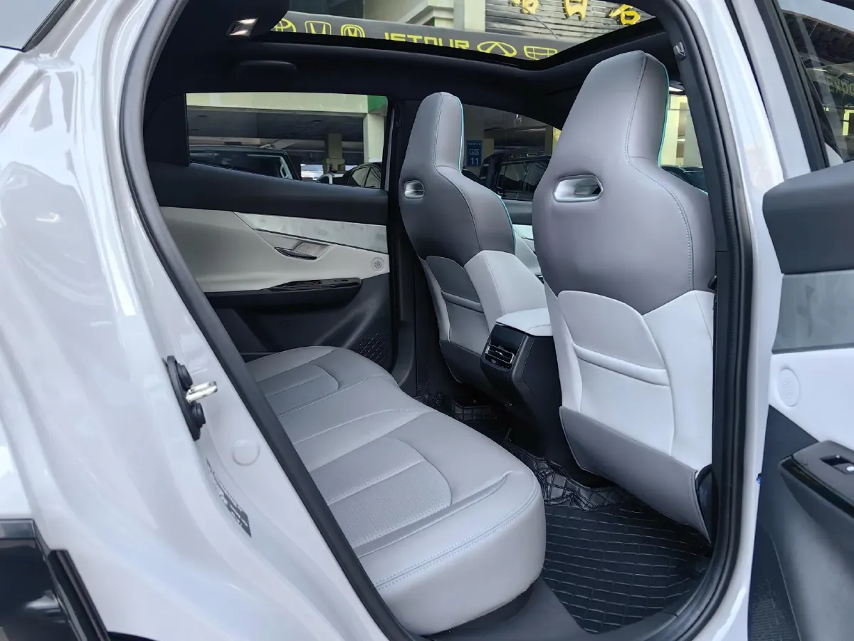 2023 ChangAn UNI-T 1.5T 188HP L4 7DCT,autocango,china used car exporter,china ev exporter,chinese used car exporter,chinese used ev exporter