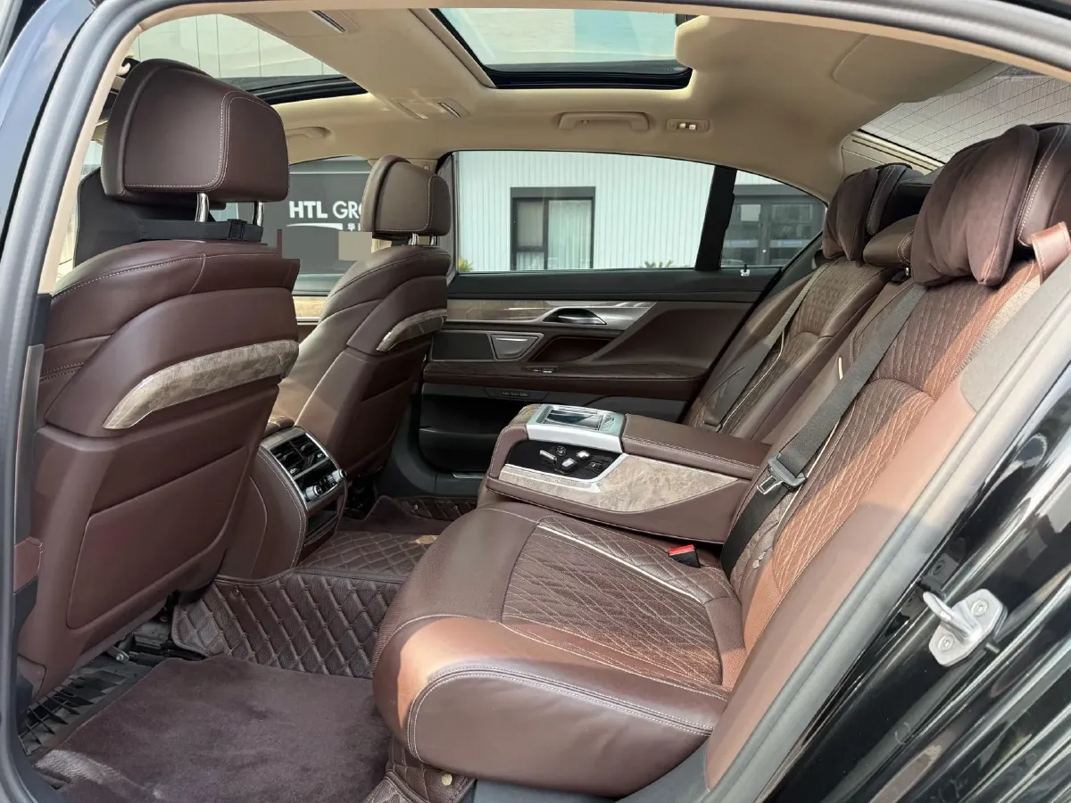 2021 BMW 7 Series 3.0T 340HP L6 8AT,autocango,china used car exporter,china ev exporter,chinese used car exporter,chinese used ev exporter