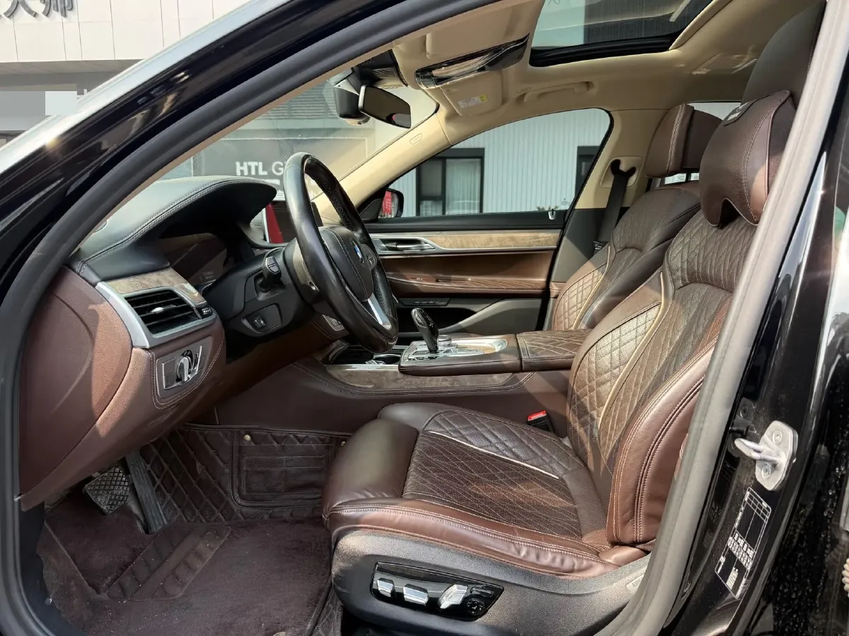 2021 BMW 7 Series 3.0T 340HP L6 8AT,autocango,china used car exporter,china ev exporter,chinese used car exporter,chinese used ev exporter