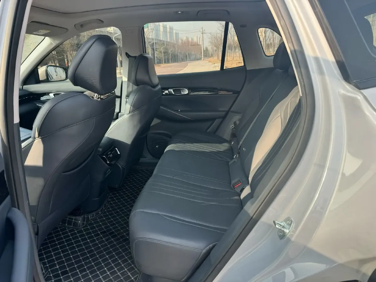 2024 Geely Emgrand L HiP 1.5T 181HP L4 3DHT PHEV 15.5KWH,autocango,china used car exporter,china ev exporter,chinese used car exporter,chinese used ev exporter